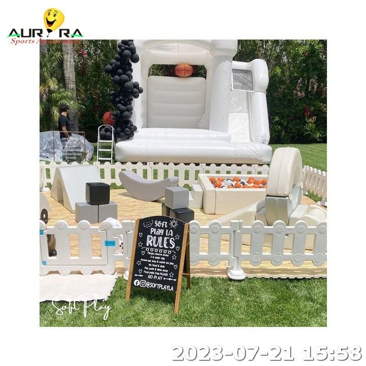 สถานที่เล่นเด็กอ่อนเครื่องมือในบ้าน สวนเล่นในบ้าน สร้างโดย Aurora