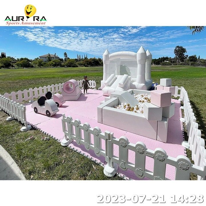 10 ผู้โดยสาร Soft Play Fence เด็ก สนามเด็กกลางแจ้ง Soft Play Mobile Gates สําหรับสวน