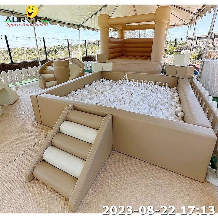 สนามเด็กในบ้าน บ้านกระโดดสีขาว พร้อมกับสไลด์ เต็นท์บับเบิ้ล