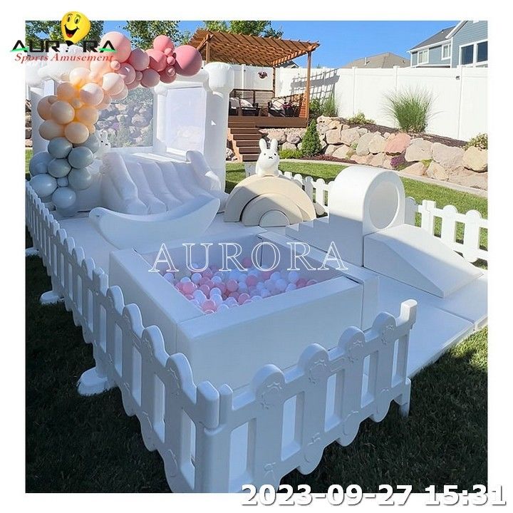 ราคาถูก Custom Indoor White Soft Play อุปกรณ์เล่นอ่อนอ่อนกับบ้านกระโดดอัดอัด