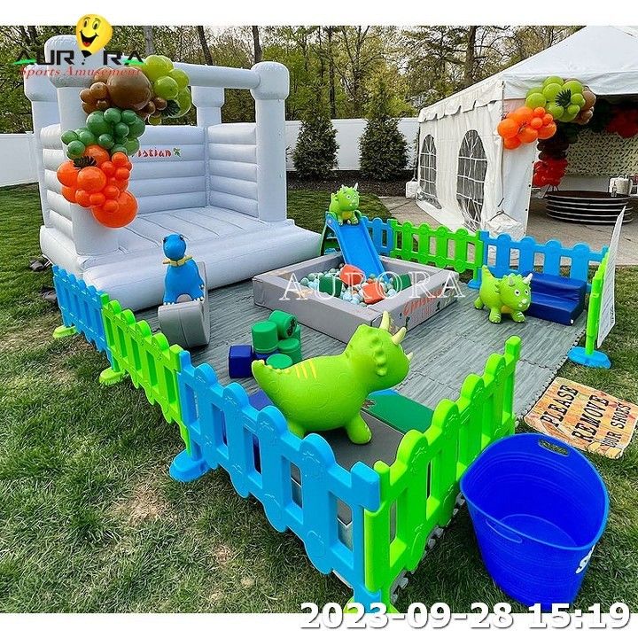 ปราสาท White Bouncy ปราสาท White Soft Play Sets อุปกรณ์สนามเล่น