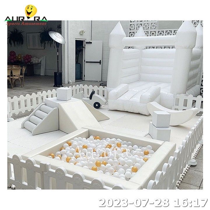 Soft Play Indoor Soft Play Equipment For Sale สีขาว พร้อมบ้านกระโดดแบบอัดอัด
