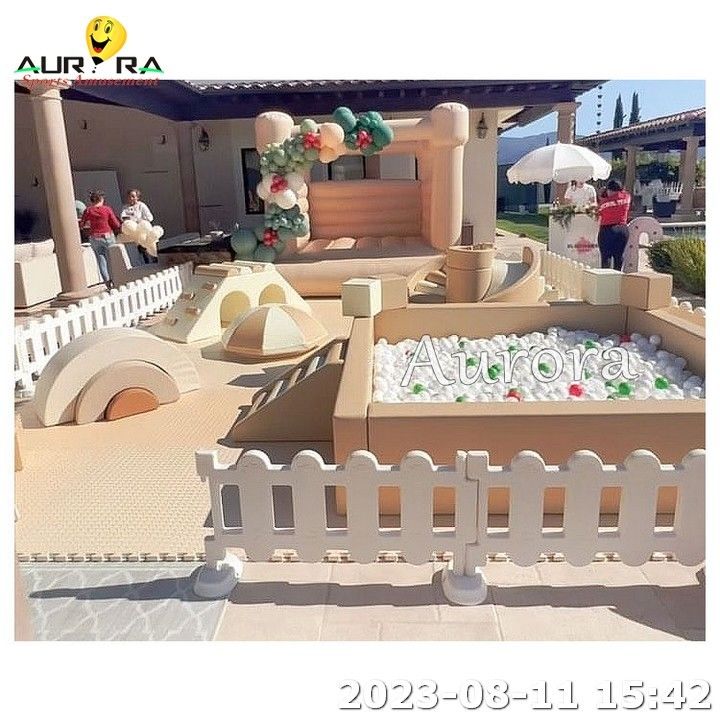 บอลกลางแจ้ง Pit เด็ก Soft Play Sets พื้นที่ภายใน บ้านกีฬา