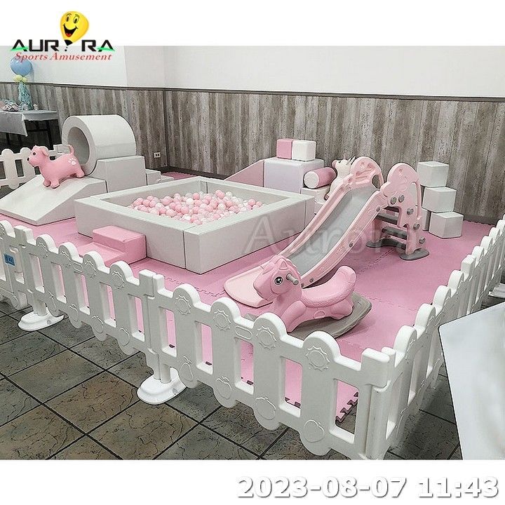 สีเฉลี่ย อุปกรณ์เล่นอ่อน อ่อนเล่นลูกบอล Pit With Slide Outdoor Pink
